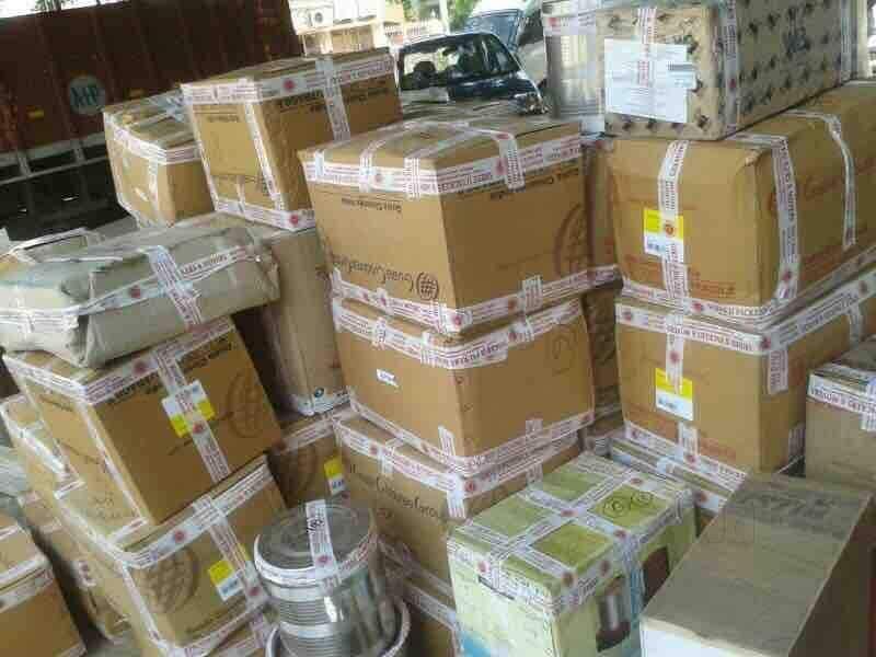 Leo Movers Packers team at work in Gurgaon
